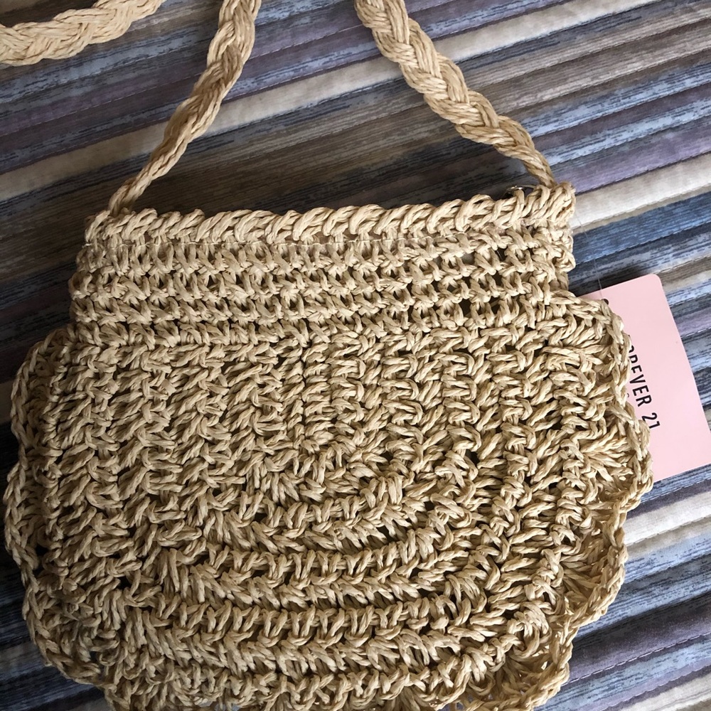✨Forever 21 Straw Purse